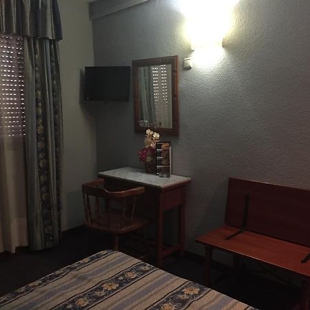 Hotel El Pilar à La Carlota Extérieur photo