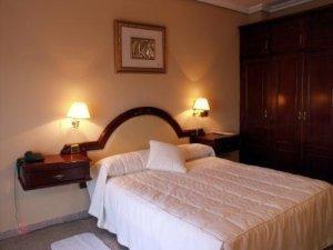 Hotel El Pilar à La Carlota Extérieur photo