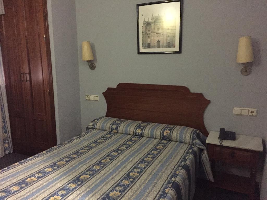 Hotel El Pilar à La Carlota Chambre photo